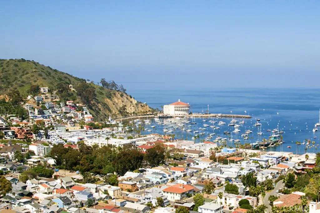 335 Clemente Avenue, Avalon, California 90704 home-pic-8